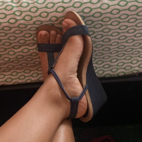 Sandals - Picture 2 of 4